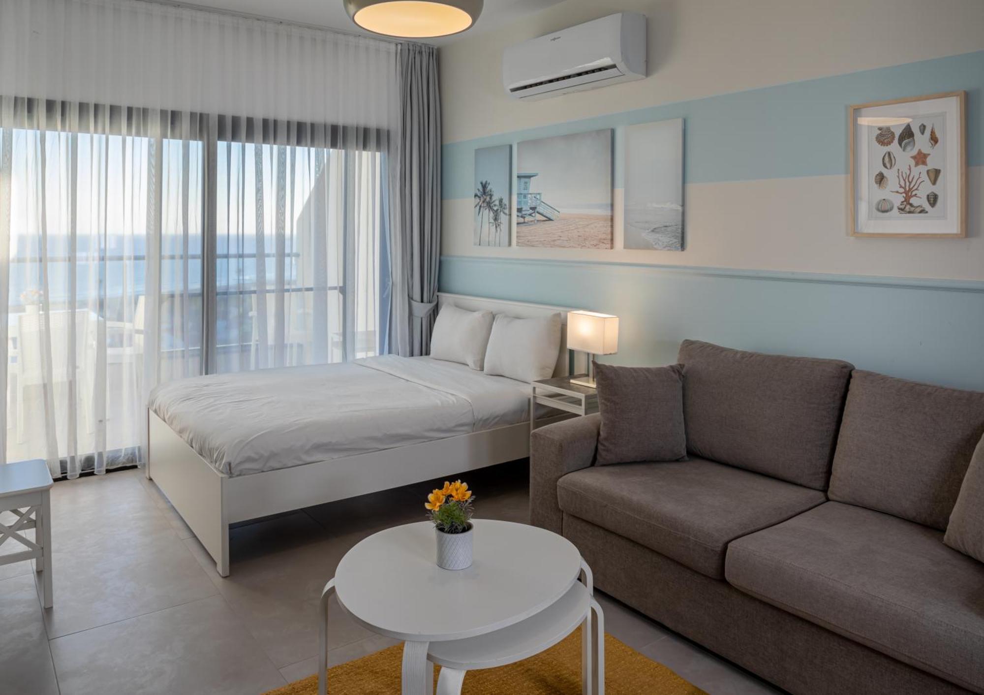 Caesar Blue Seaside Luxury Apartments Gastria Exterior photo